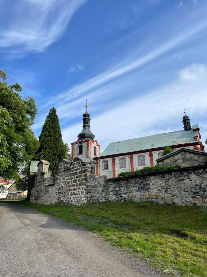 Apartman V Kratke Kamenicky Senov Exteriör bild