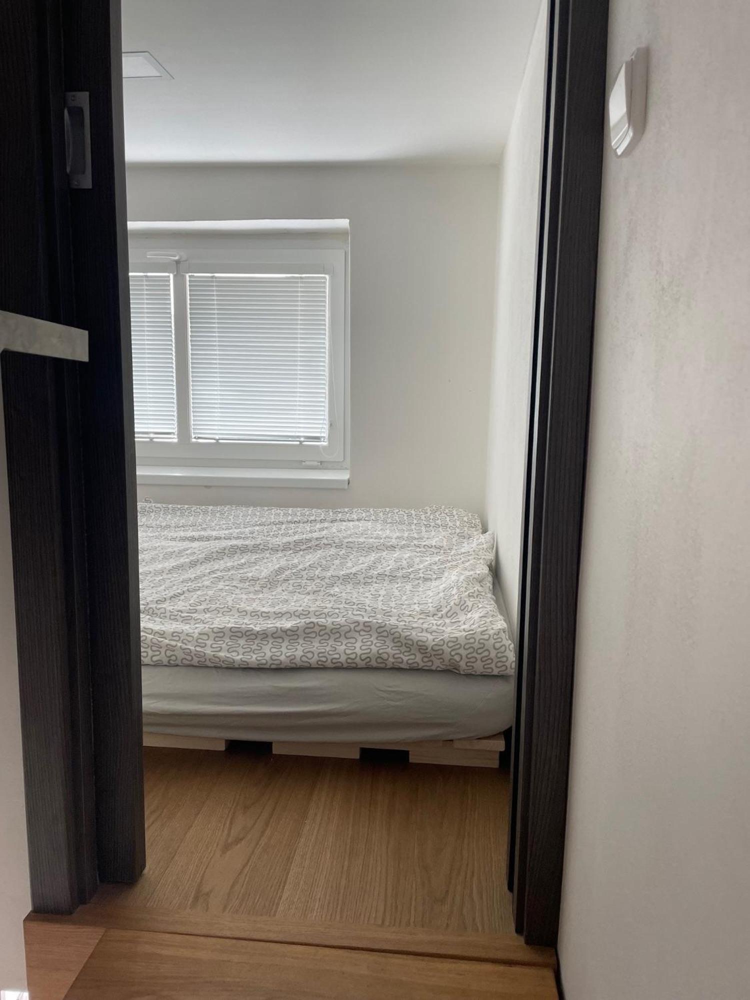 Apartman V Kratke Kamenicky Senov Exteriör bild